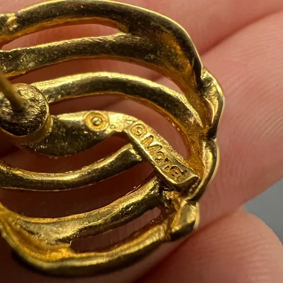 Vintage Monet Love Knot Gold Tone Earrings - Picture 4 of 4